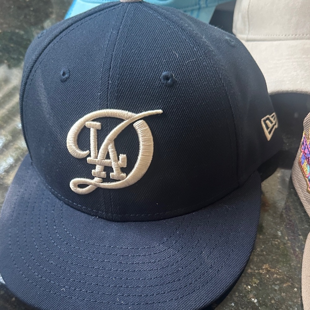 Men’s Embroidered Baseball Caps Set - Picture 4 of 16